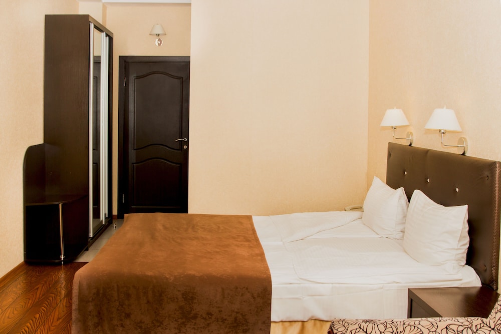 Economy Double or Twin Room photo 2