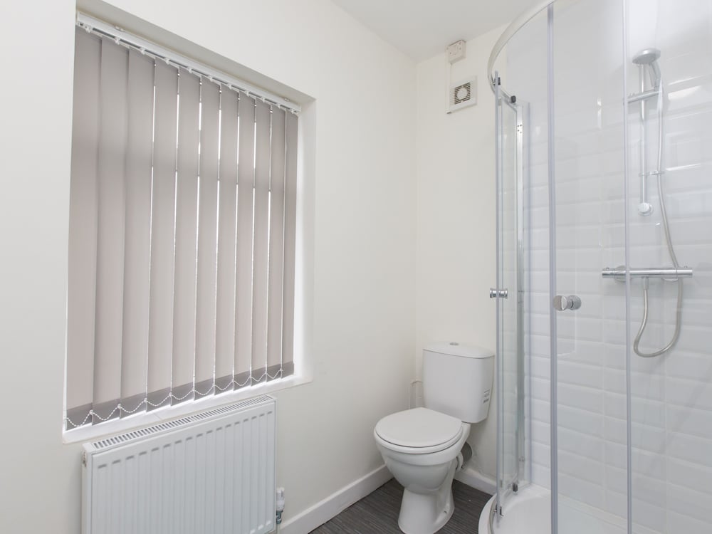 Double Room, Shared Bathroom (Room 4)