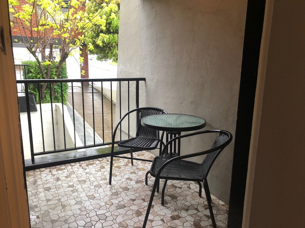 Family Room - Photo 5