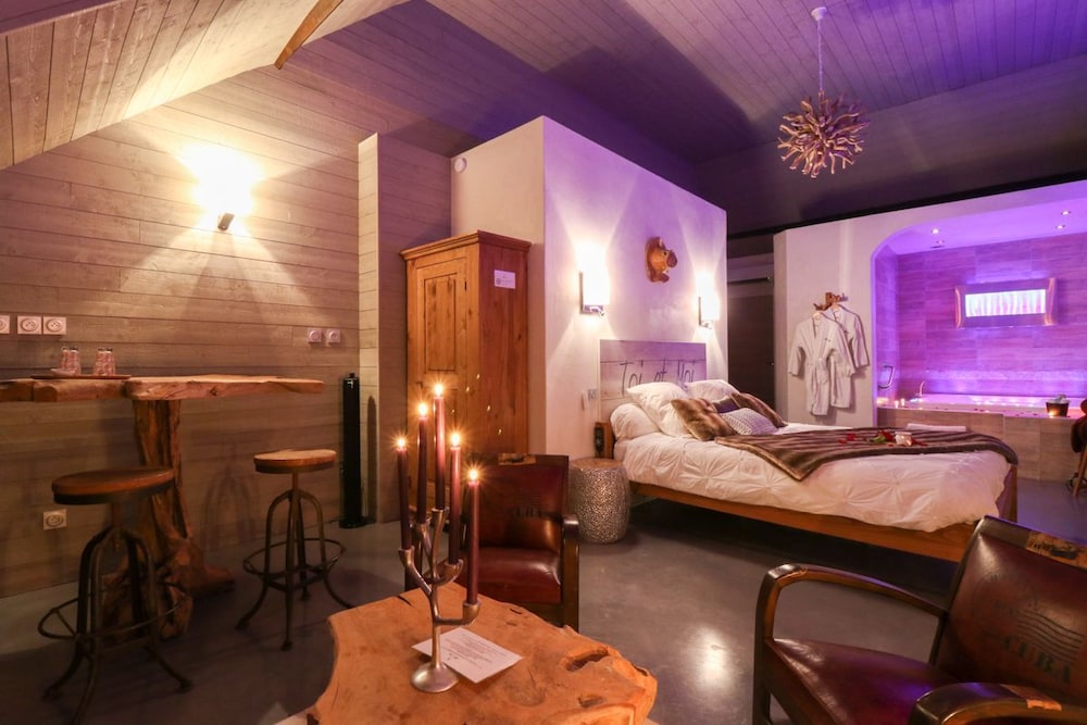 Romantic Suite, Hot Tub (L'Authentique)