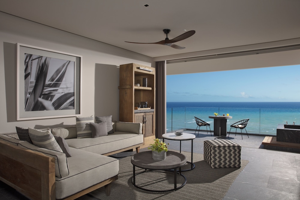Preferred Club Master Suite King Ocean Front