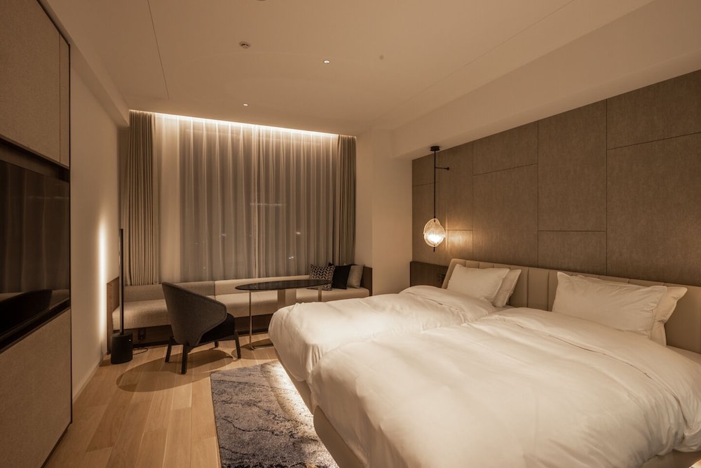 Basic Twin Room, Non Smoking, City View