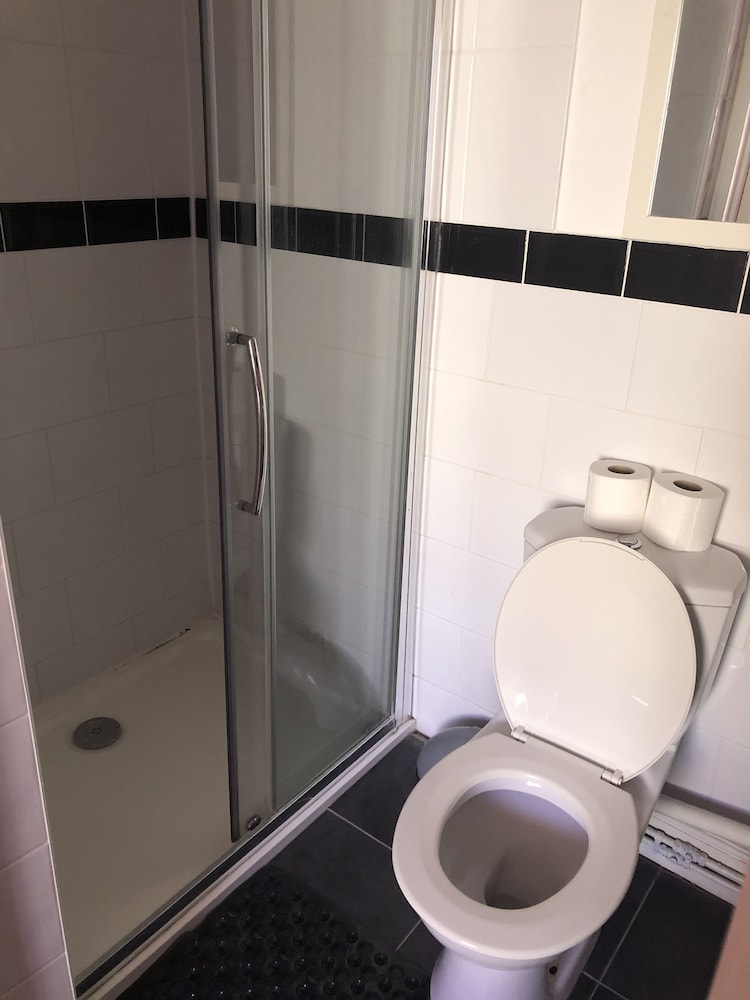 Family Room, Multiple Beds, Non Smoking, Ensuite - Photo 11