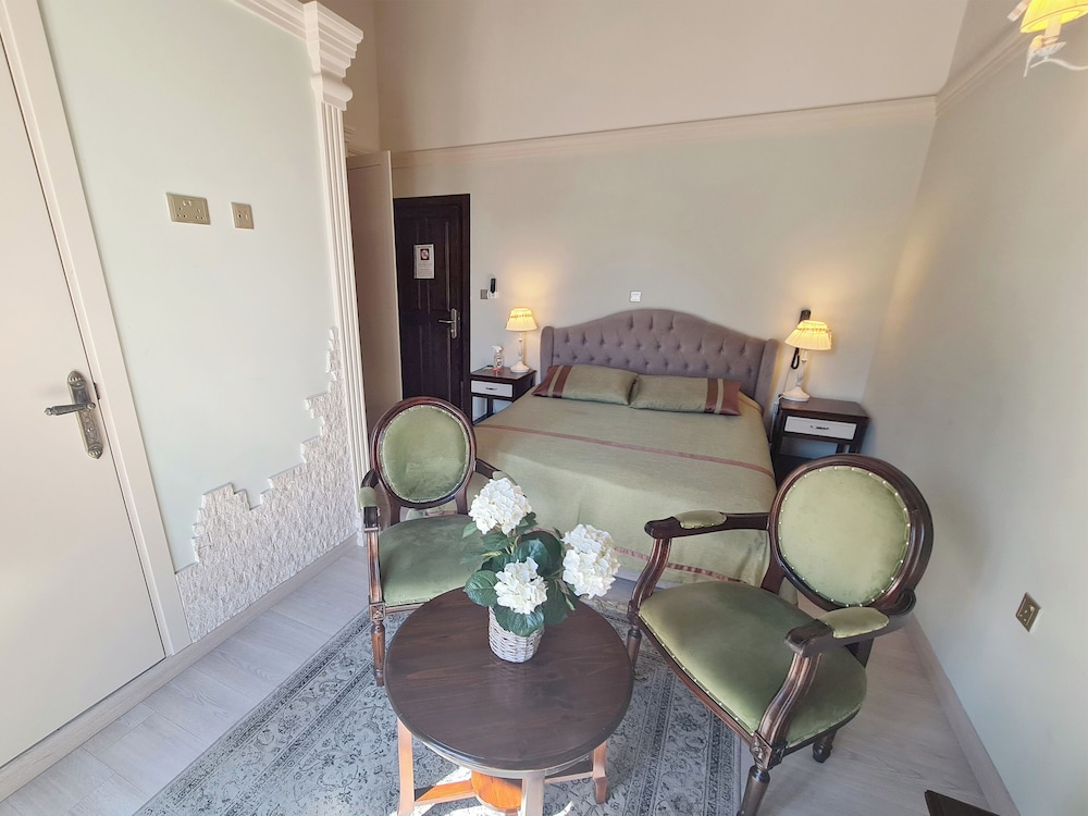 LUX Room 5 with Balkon photo 1