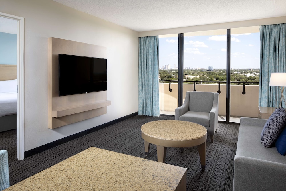 Suite, 1 King Bed, Accessible, Non Smoking