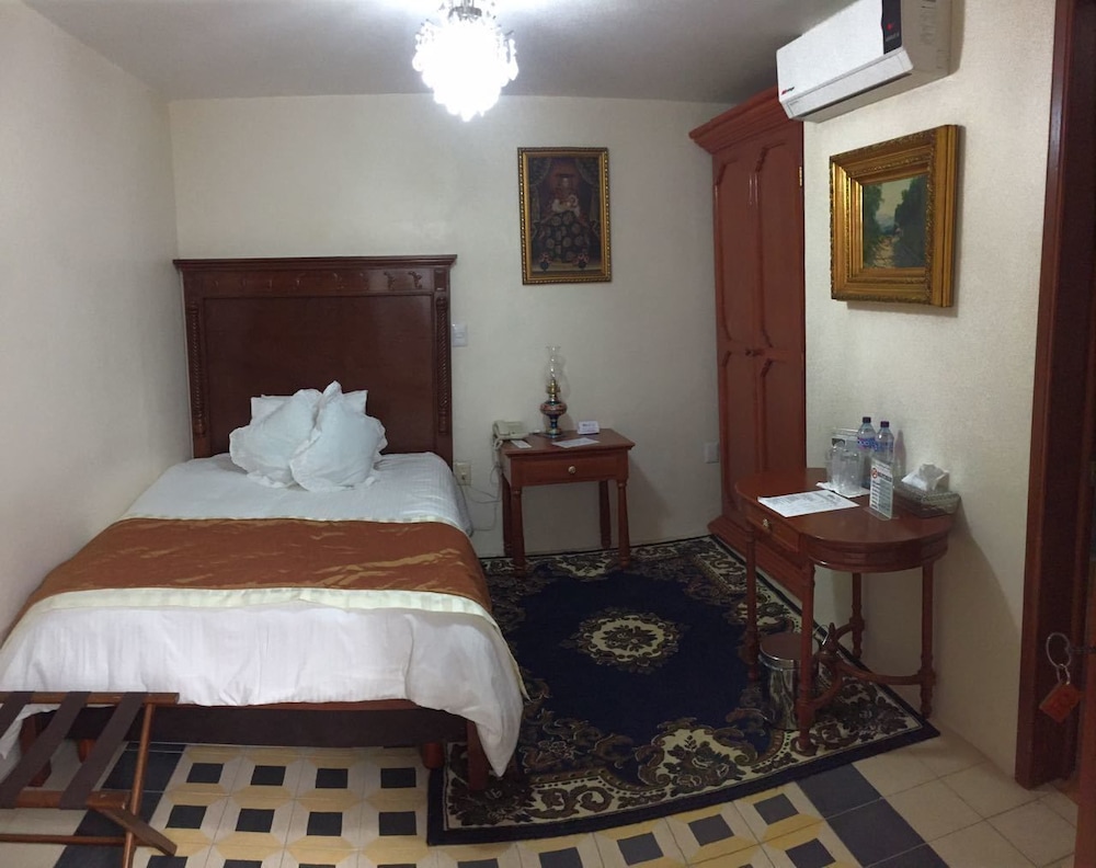 Room, 1 Bedroom photo 1
