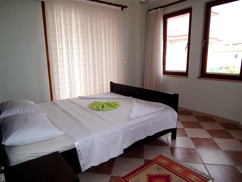 Villa photo 2