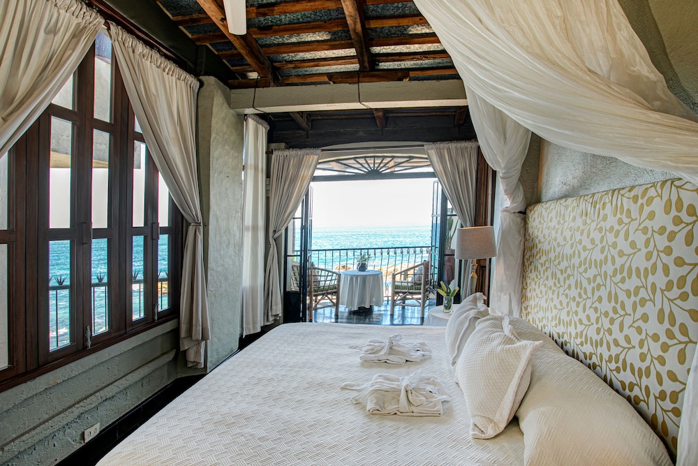Deluxe Suite, 1 Bedroom, Balcony, Beach View (Alejandro) photo 3
