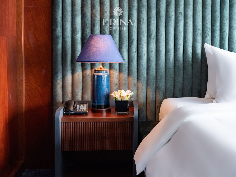 Honeymoon Suite, Sea View - Photo 3