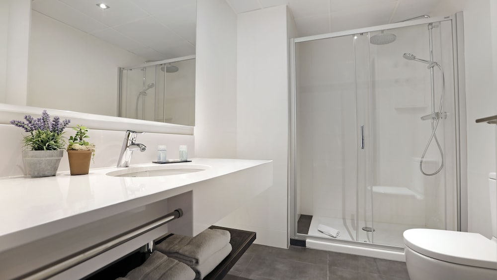 Twin Room, City View photo 3