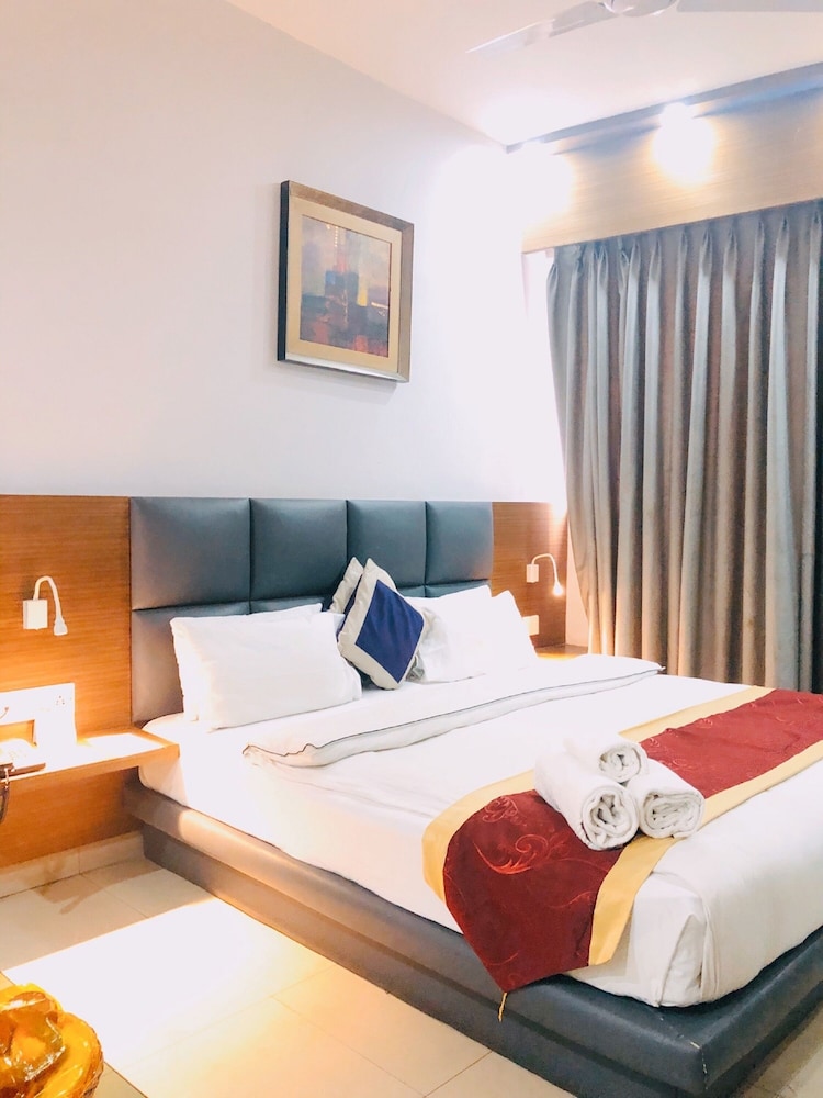 Luxury Room - Photo 9
