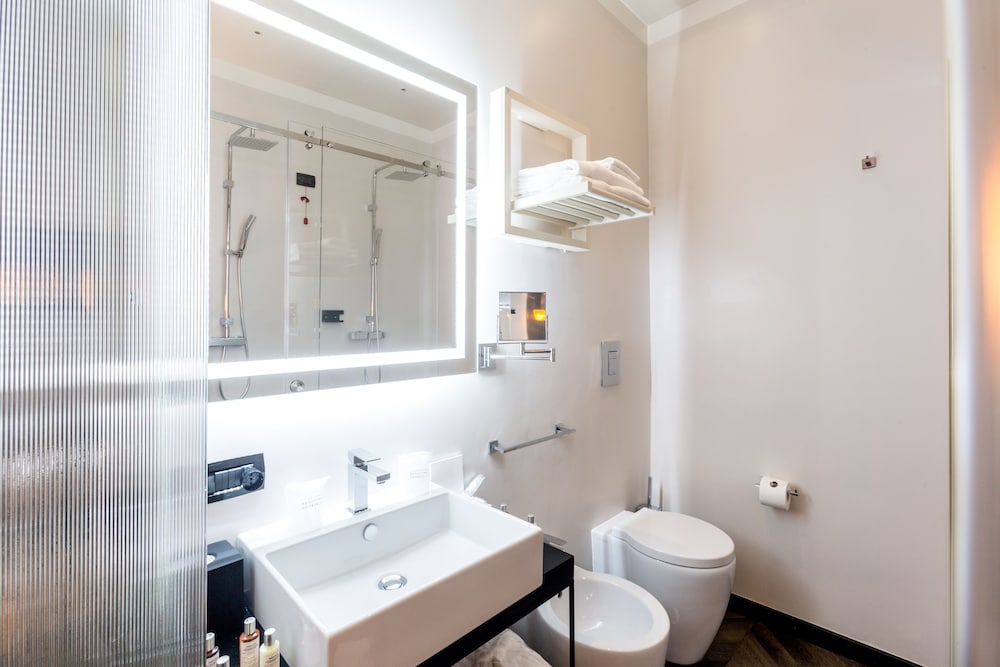 Superior Double Room With Balcony photo 3