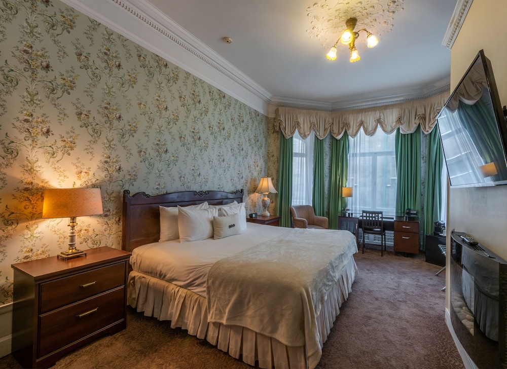 Panoramic Room, 1 King Bed thumbnail 6