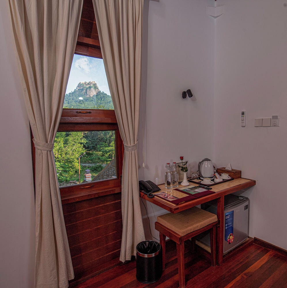Deluxe Room, Balcony, Garden View photo 2