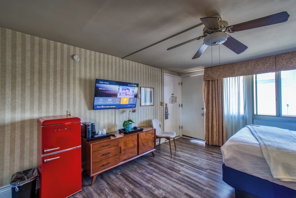 Junior Suite, Multiple Beds, Balcony, Partial Ocean View - Photo 9