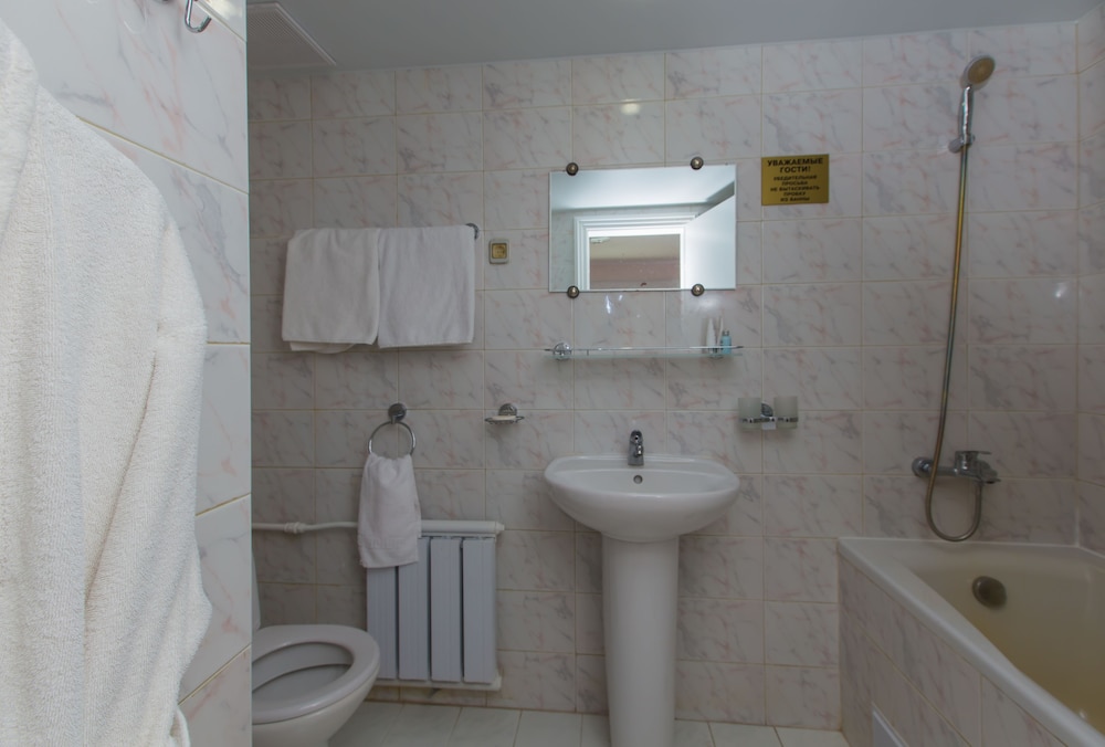 Deluxe Double or Twin Room photo 2