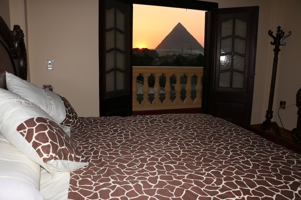 Royal Double Room, Private Bathroom (Pyramids View) photo 2