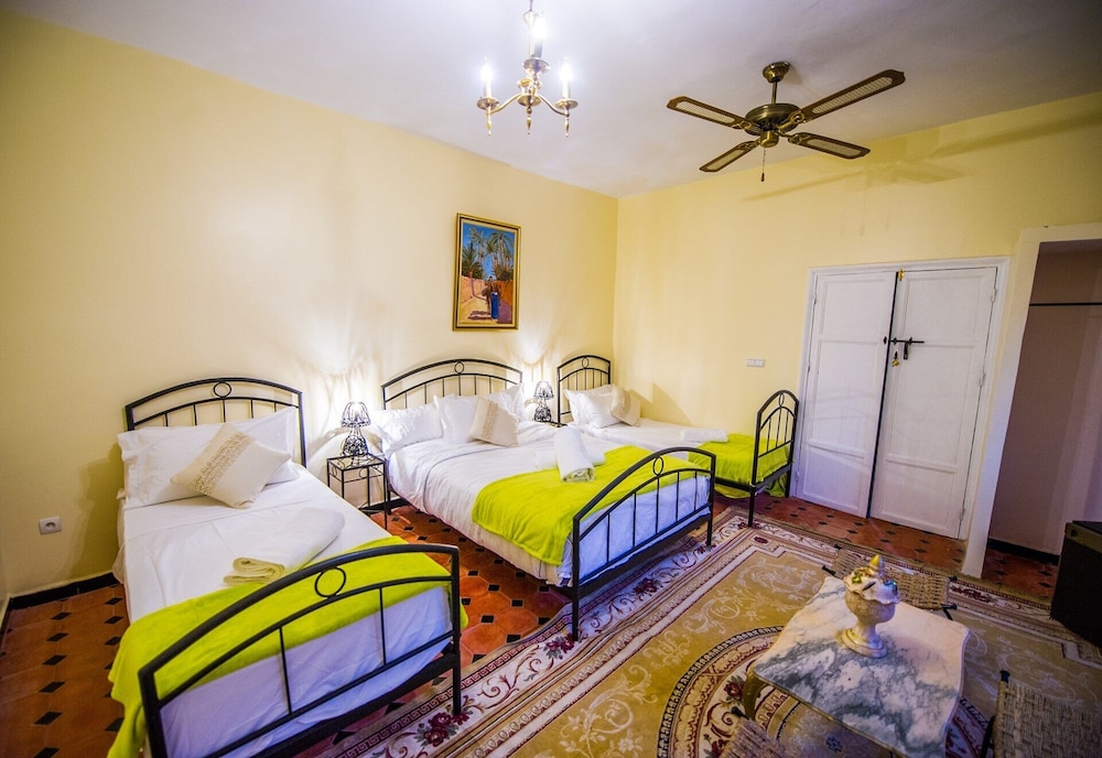 Family Suite, Multiple Beds, Non Smoking, Mountain View photo 1