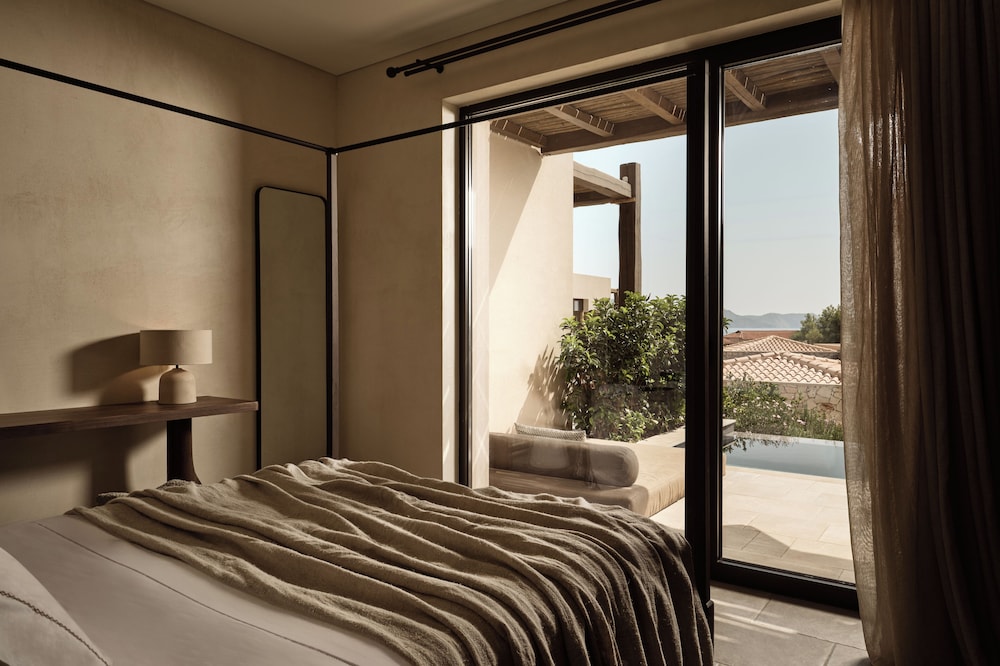 Junior Suite with Private Pool and Sea View