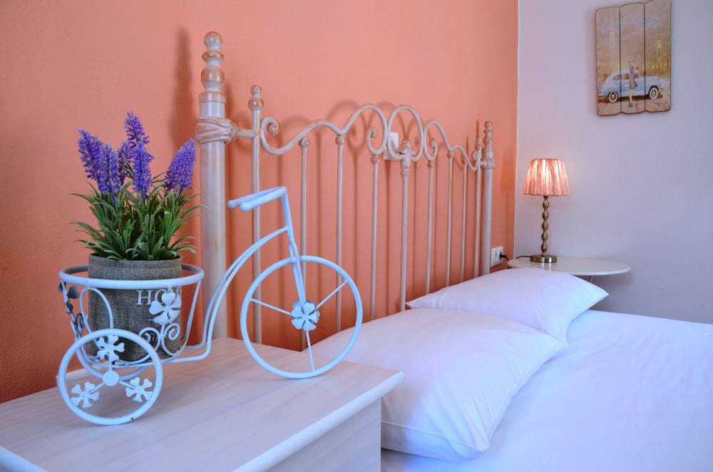 Room (Viva)
