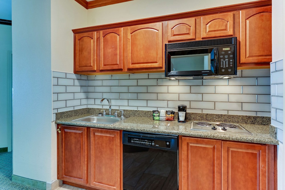Suite, Multiple Beds, Non Smoking, Kitchenette - Photo 2