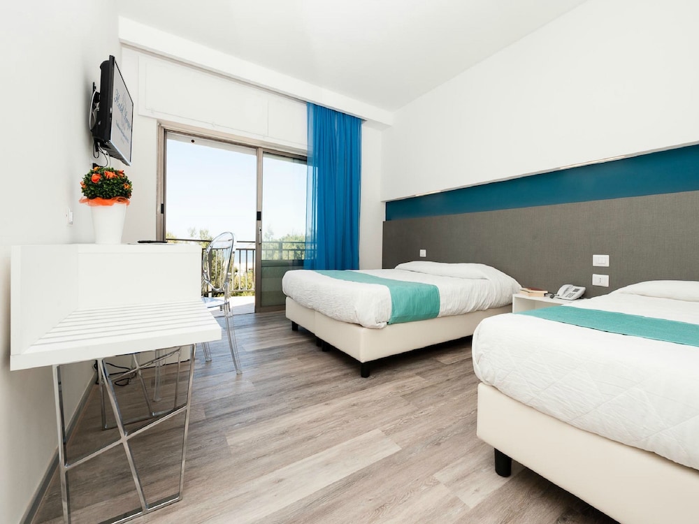 Superior Double or Twin Room, Sea View - Photo 4