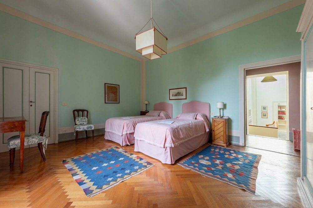 Villa di Tizzano Luxurious Retreat in Paradise, Photo 47