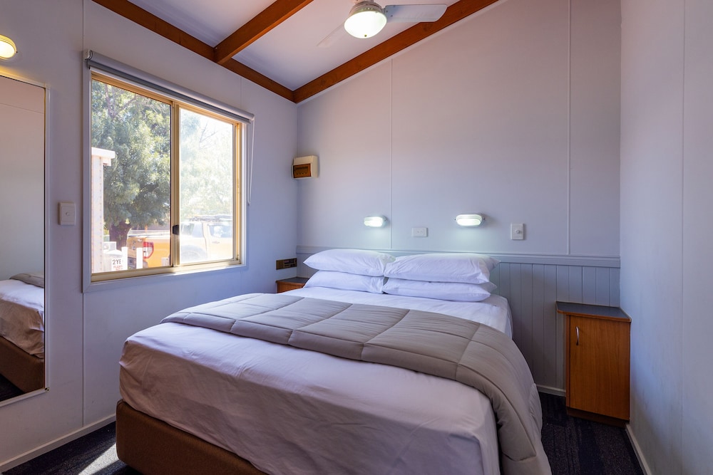 2 Bedroom Cabin 5 Pax photo 3