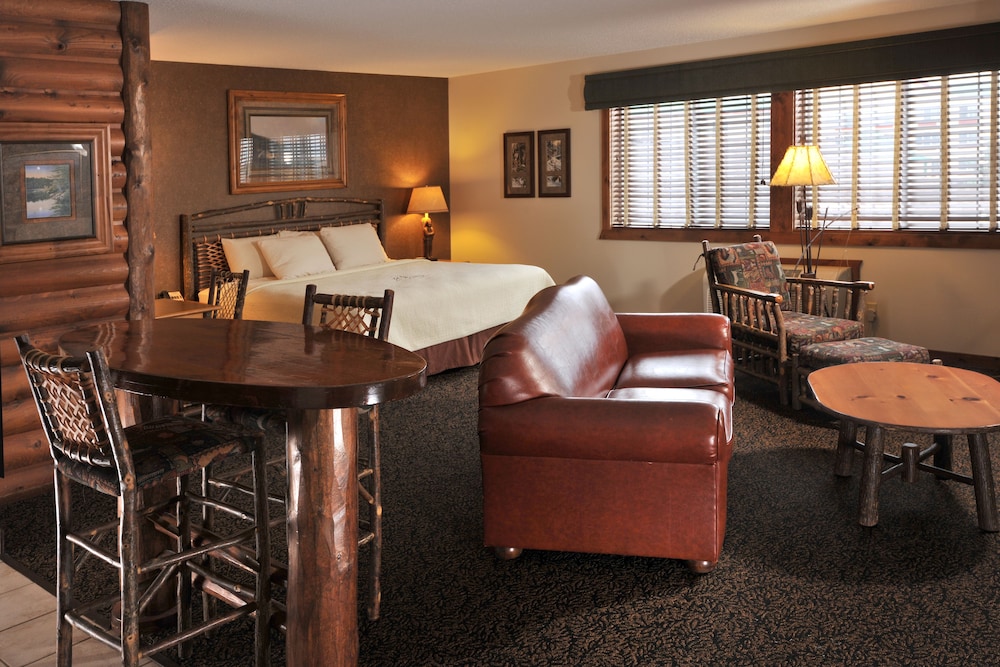Theme Suite with Fireplace