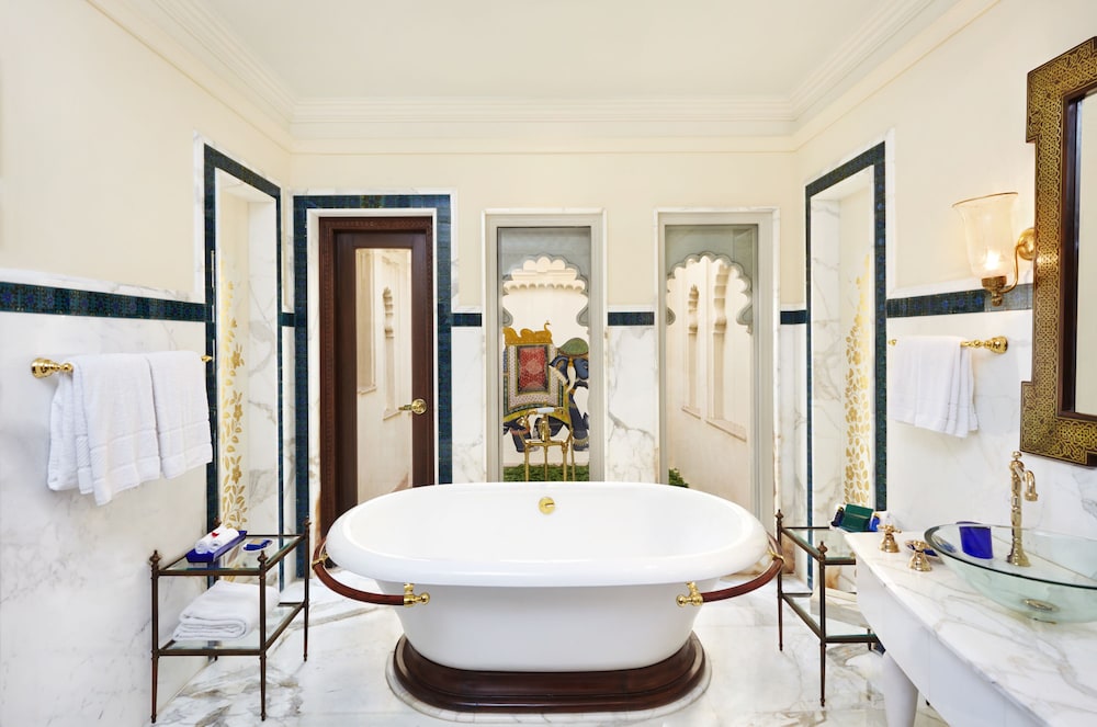 Luxury Suite, Private Pool - Photo 5