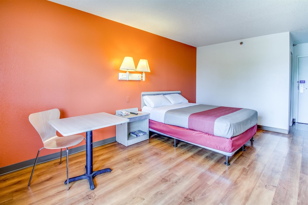 Deluxe Room, 1 Queen Bed, Accessible, Non Smoking photo 1