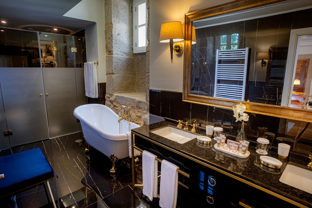 Solar do Requeijo Master Suite - Photo 11
