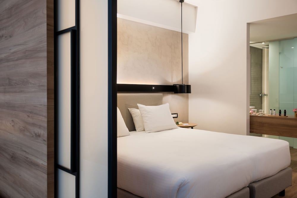 Junior Suite, Pool View