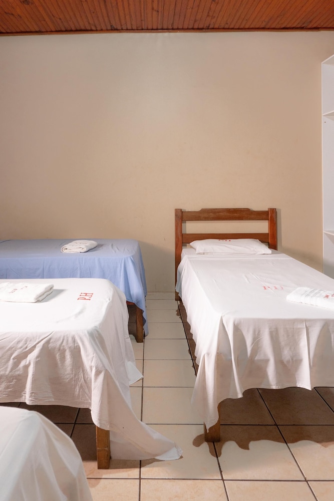 Basic Quadruple Room, Multiple Beds, Non Smoking photo 2