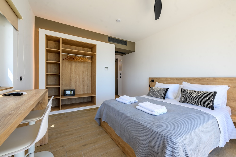 Studio, Sea View (7, with Balcony) photo 3