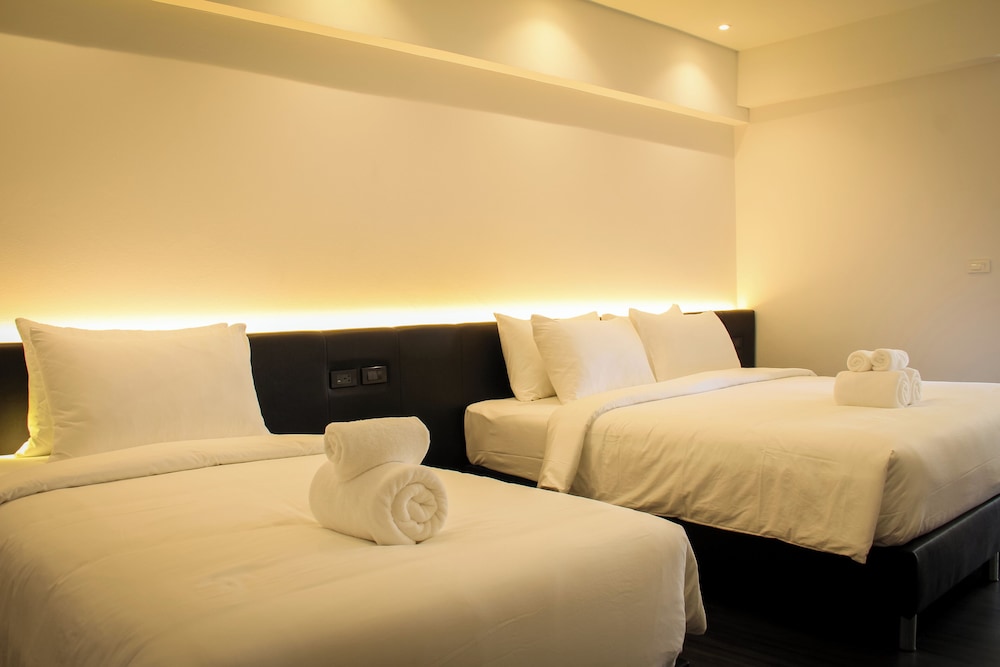 Standard Triple Room, Balcony, City View