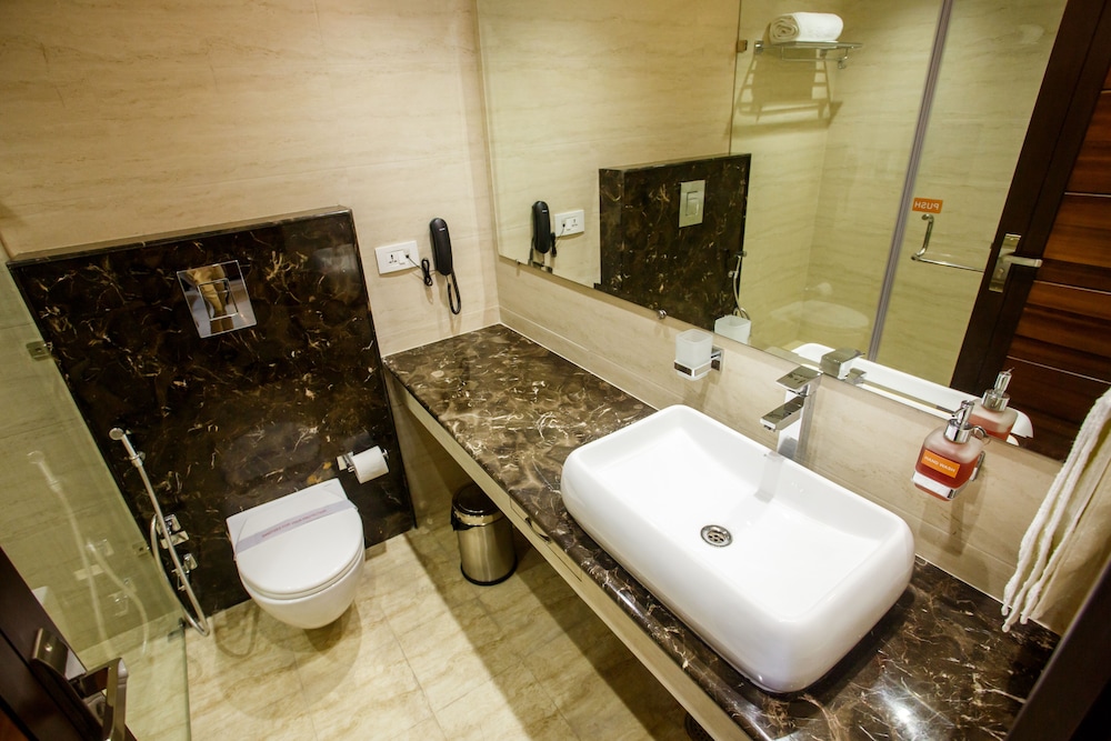 Deluxe Twin Room photo 3