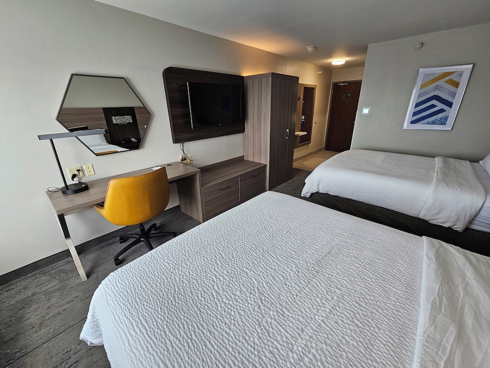 Standard Room, Multiple Beds photo 3