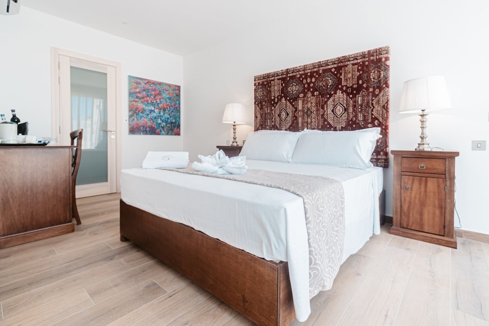 Signature Suite, Annex Building