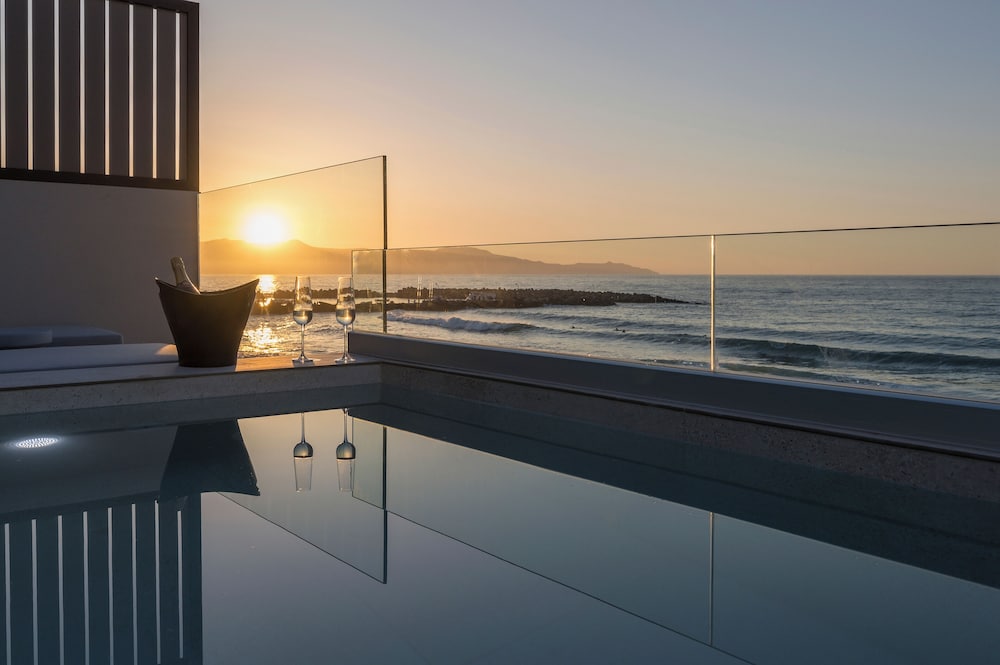 Beachcomber Suite - Beachfront with Private Pool - Photo 24