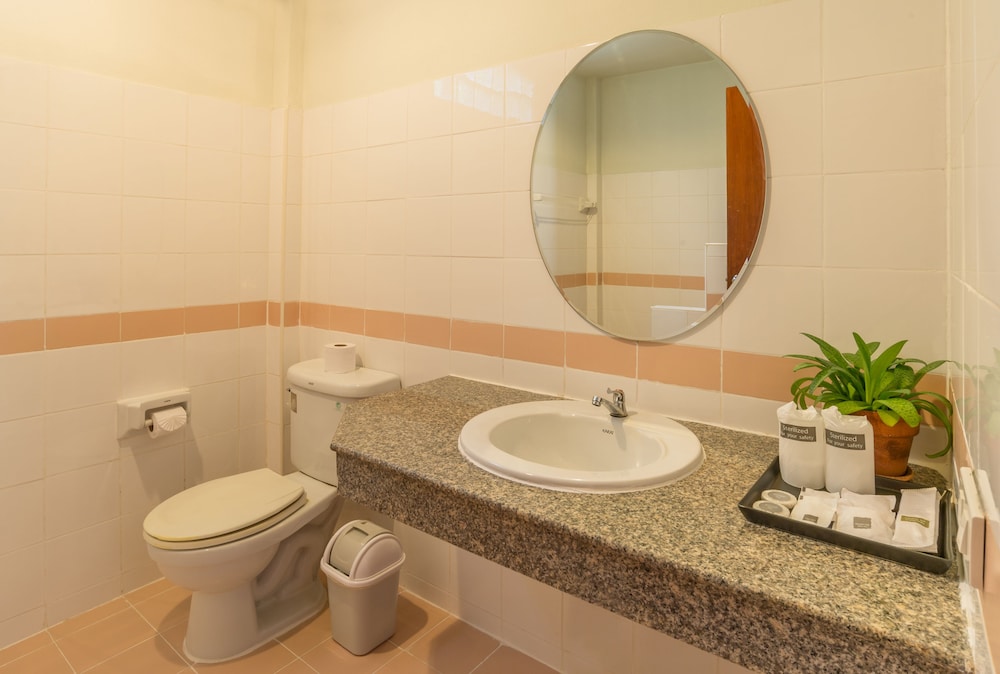 Superior Bungalow - Photo 5