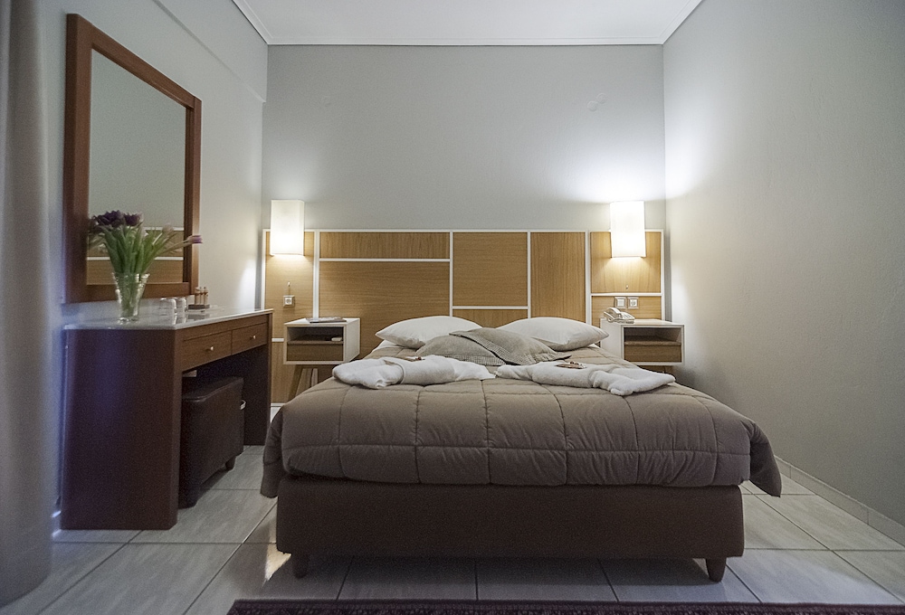Economy Triple Room - Photo 3