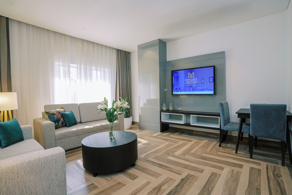 1Bedroom Suite w/ Kitchenette,15% off F&B, shuttle to Deira CityCenter,AlGhurair Mall & LaMer Beach photo 2
