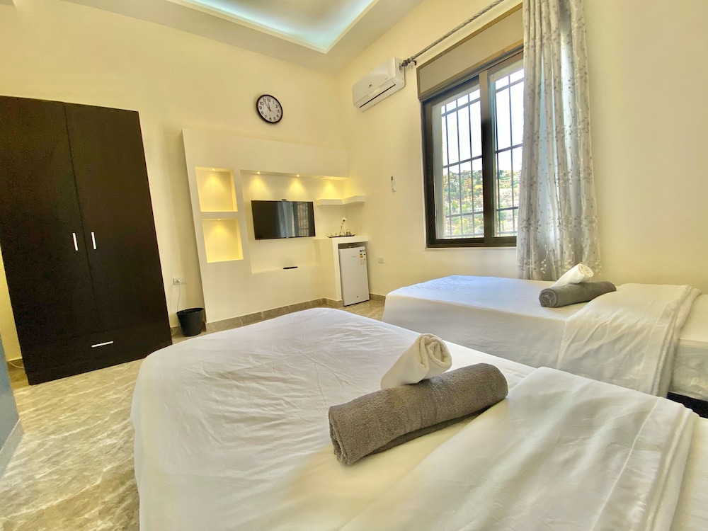 Comfort Studio, 2 Twin Beds, Non Smoking, Garden View