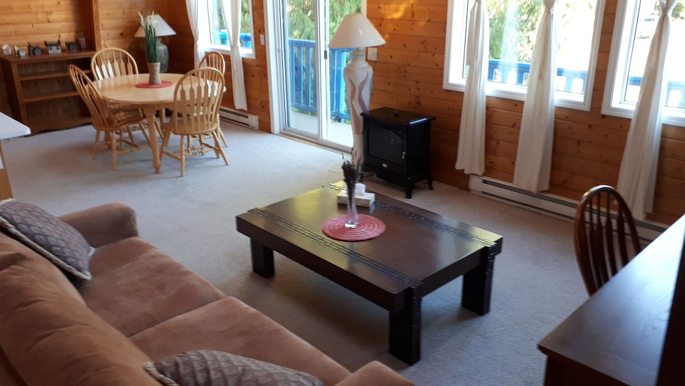 Executive Suite, 2 Bedrooms, Jetted Tub, Sea View photo 2