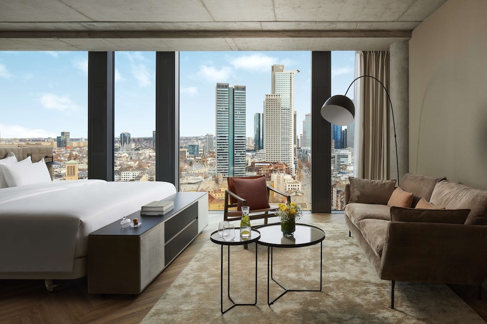 Junior Suite (Skyline View (Extra Bed 2 Ad + 1 Ch))
