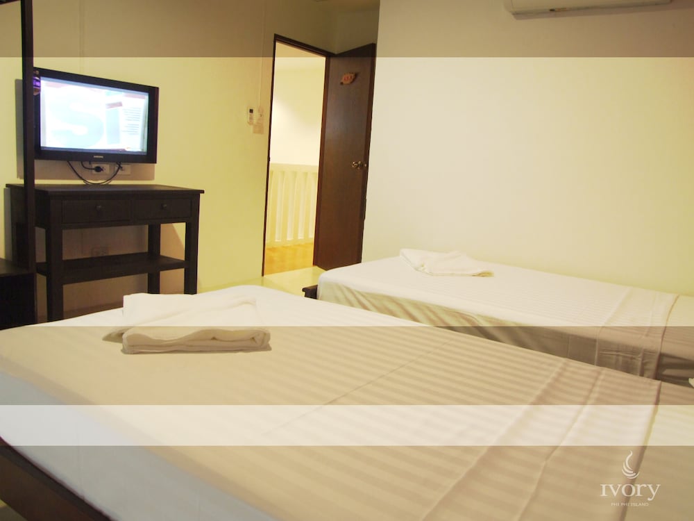 Deluxe Twin Room photo 3