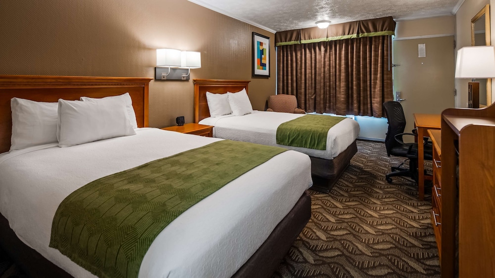 Standard Room, 2 Double Beds, Accessible, Refrigerator & Microwave (Exterior Access) - Photo 1