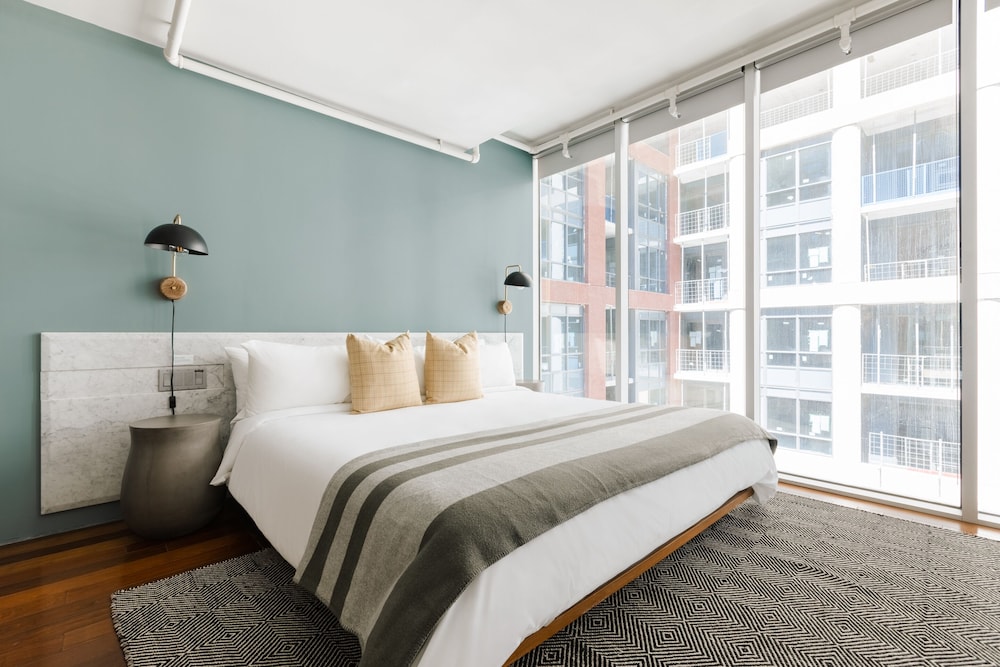 Superior Suite, 1 King Bed, Balcony