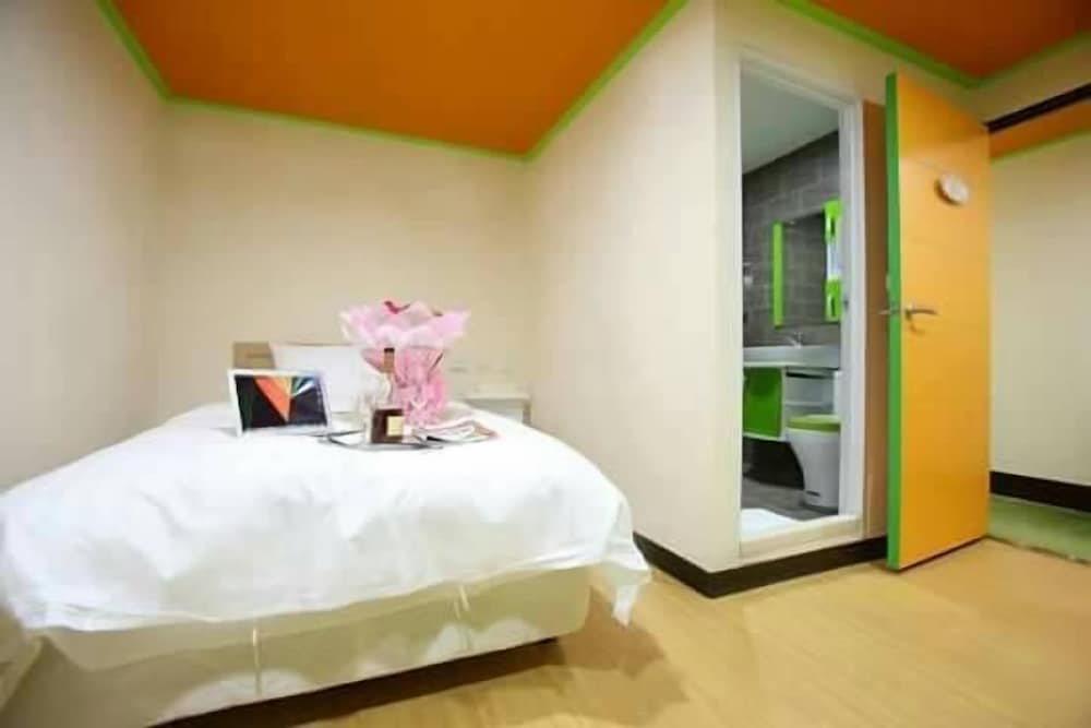 Standard Double Room photo 3